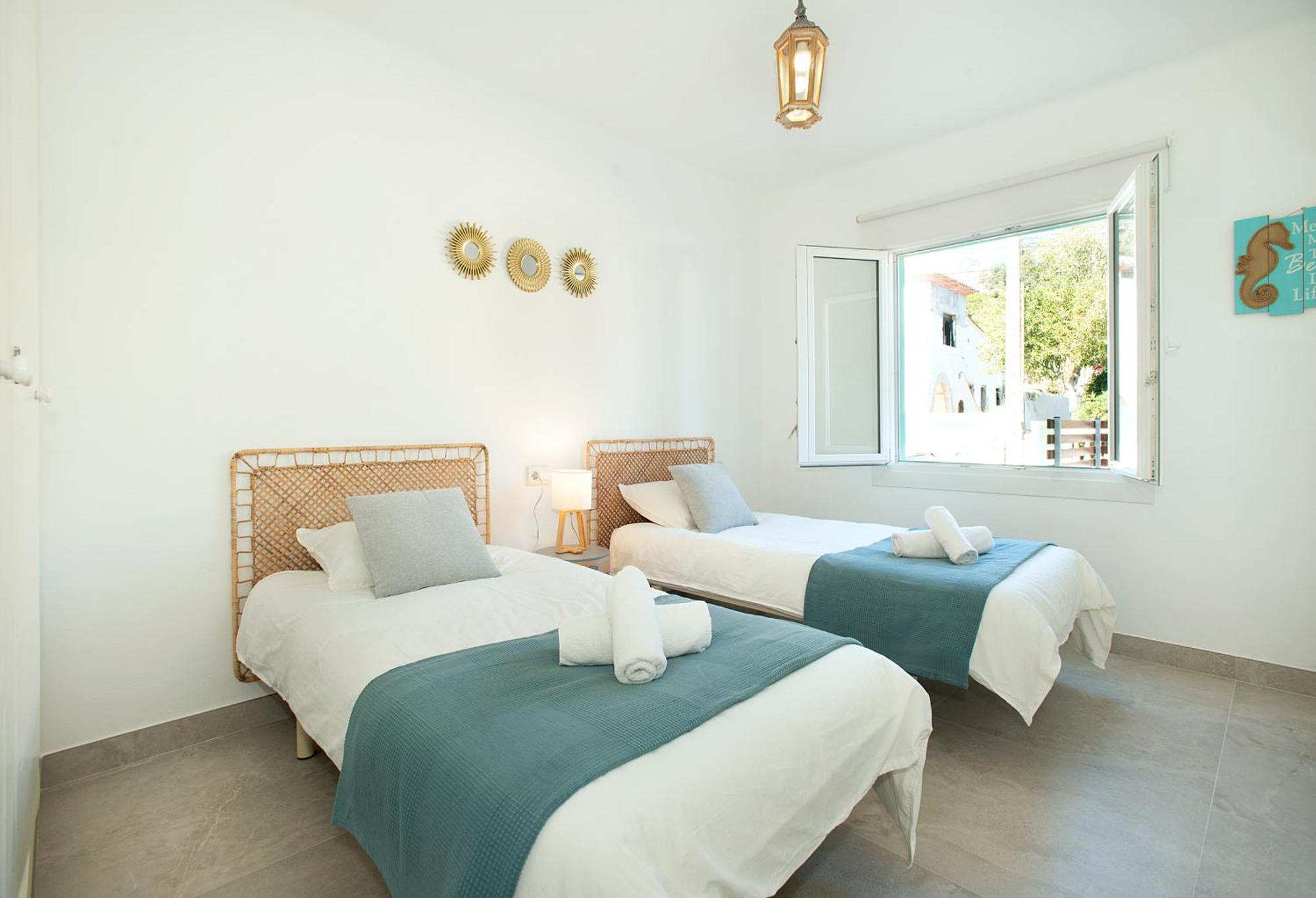 Owl Booking Villa Beach House Magdalena - 5 Min Walk To The Beach Кала-Сан-Вісенте Екстер'єр фото